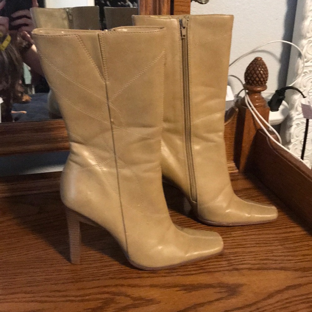 Predictions tan boots size 6.5